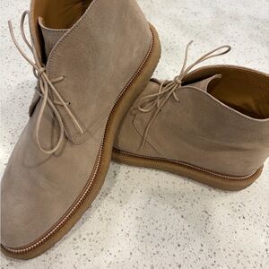 Faherty Men's Tan Suede Chukka Boots